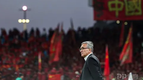 “邵佳一挥新拳，大刀阔斧换血潮！七大老将或成过去，五位新星蓄势待发，风云再起！”